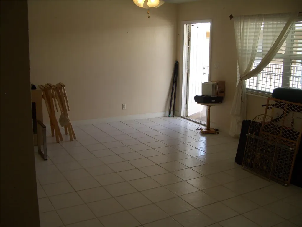 2737 NE 28th Street Lighthouse Point FL 33064