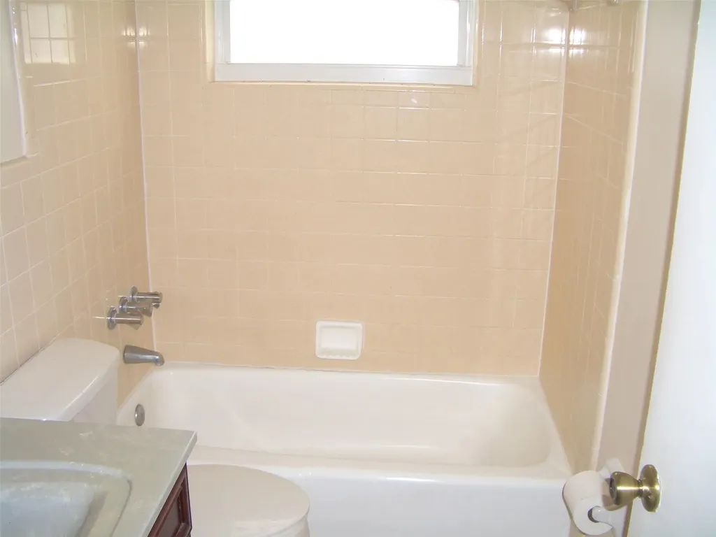 2737 NE 28th Street Lighthouse Point FL 33064