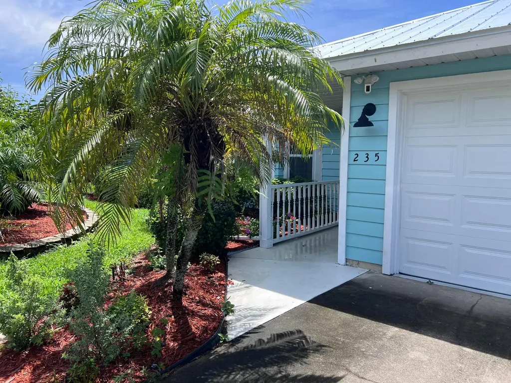 235 14th Avenue Vero Beach FL 32962