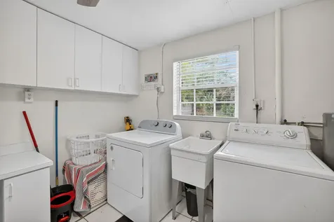 633 NW 30th Street Wilton Manors FL 33311