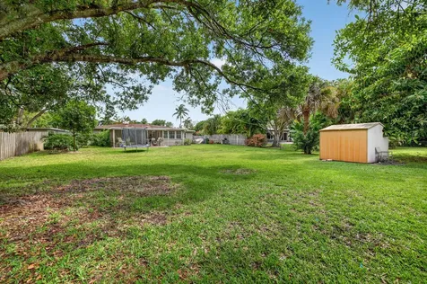 633 NW 30th Street Wilton Manors FL 33311