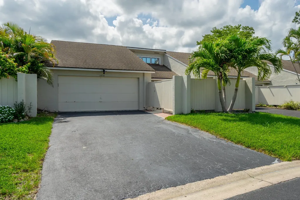 12858 Spinnaker Lane Wellington FL 33414