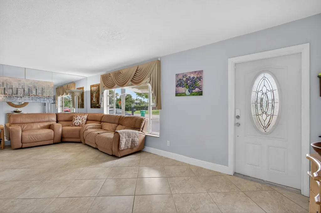 7306 NW 94th Way Tamarac FL 33321
