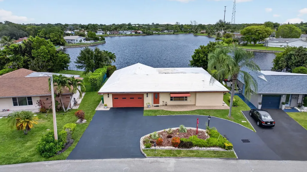 7306 NW 94th Way Tamarac FL 33321