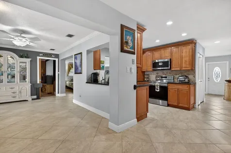 7306 NW 94th Way Tamarac FL 33321