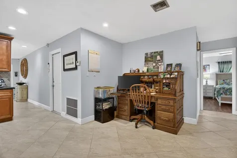 7306 NW 94th Way Tamarac FL 33321