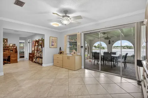 7306 NW 94th Way Tamarac FL 33321
