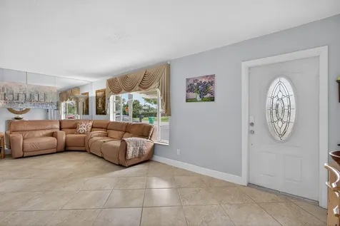 7306 NW 94th Way Tamarac FL 33321