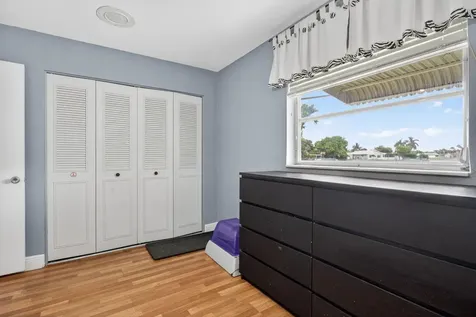7306 NW 94th Way Tamarac FL 33321