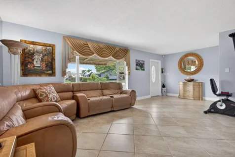 7306 NW 94th Way Tamarac FL 33321