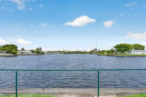 7306 NW 94th Way Tamarac FL 33321