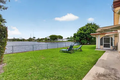 7306 NW 94th Way Tamarac FL 33321