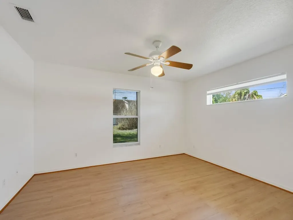 11171 Airport Drive Sebastian FL 32958