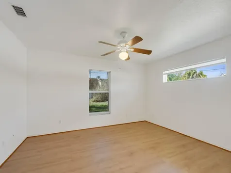 11171 Airport Drive Sebastian FL 32958