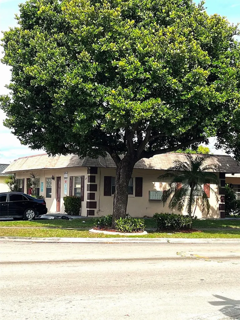 4130 NW 31st Terrace Lauderdale Lakes FL 33309