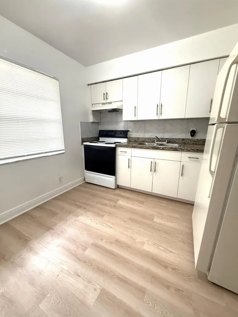 4130 NW 31st Terrace Lauderdale Lakes FL 33309