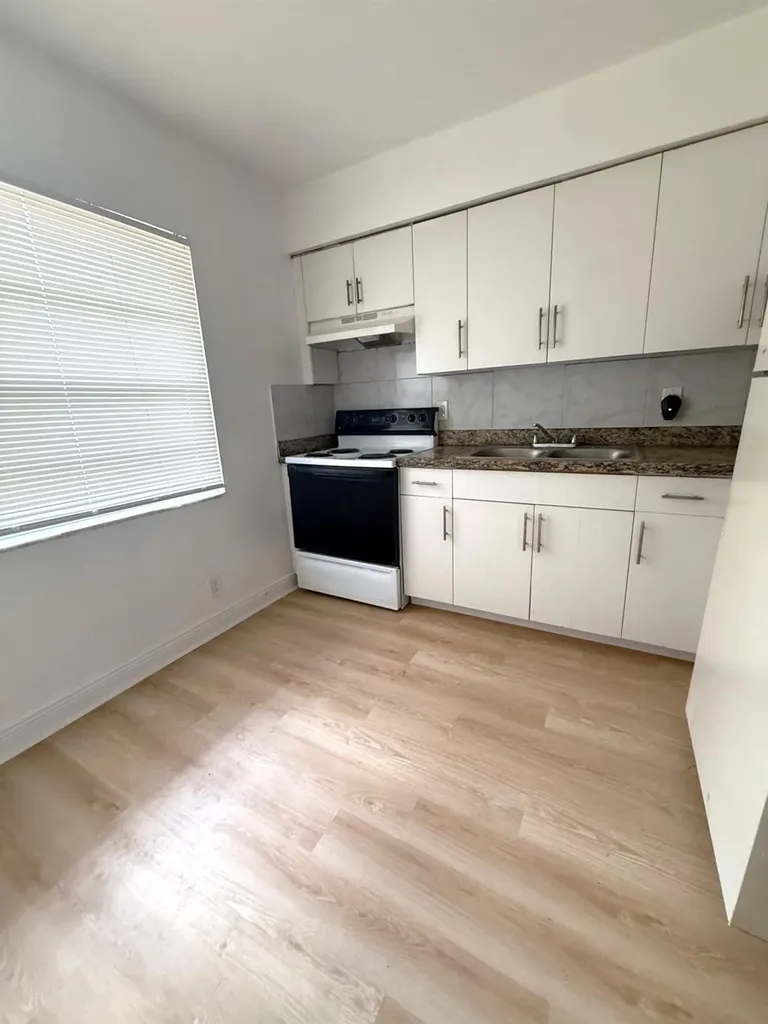 4130 NW 31st Terrace Lauderdale Lakes FL 33309