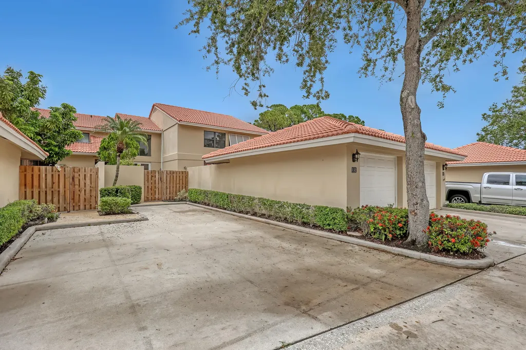 132 Old Meadow Way Palm Beach Gardens FL 33418
