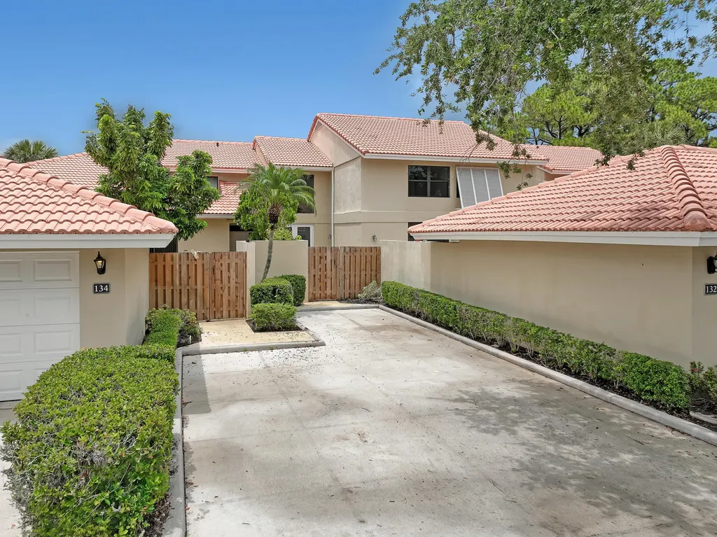 132 Old Meadow Way Palm Beach Gardens FL 33418