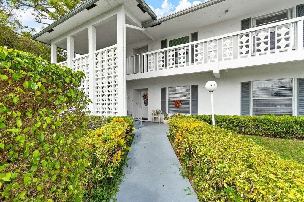5010 Privet Place Delray Beach FL 33484
