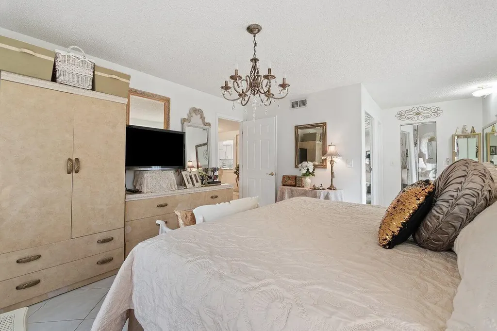 5010 Privet Place Delray Beach FL 33484