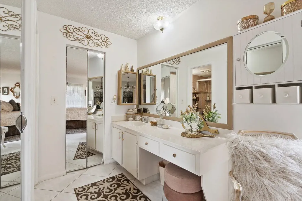 5010 Privet Place Delray Beach FL 33484