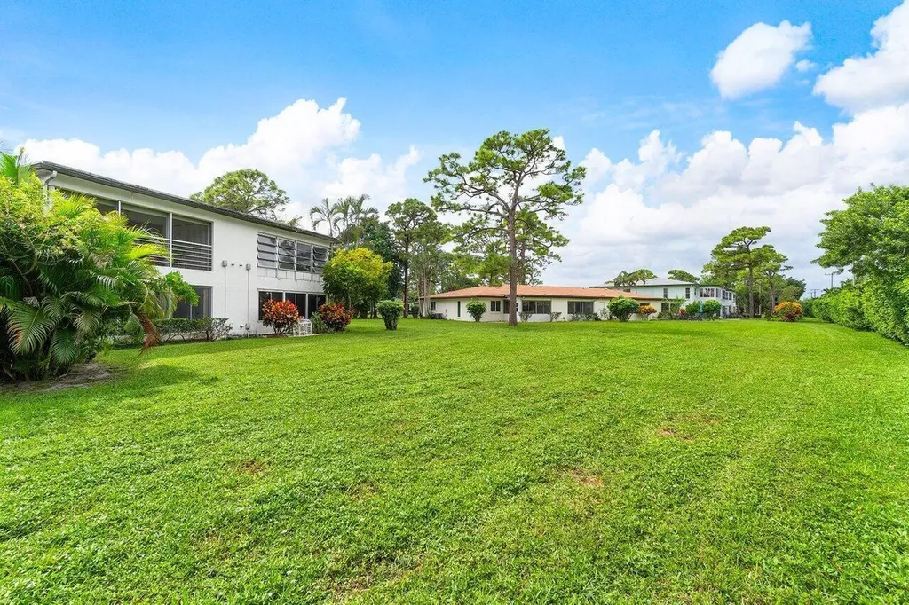 5010 Privet Place Delray Beach FL 33484