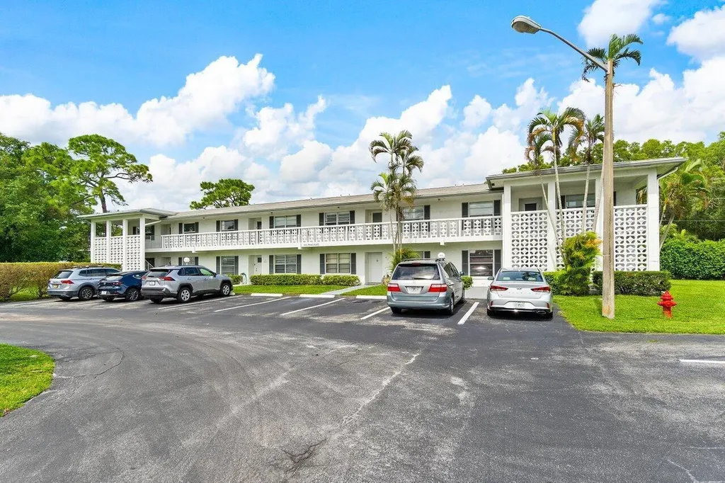 5010 Privet Place Delray Beach FL 33484