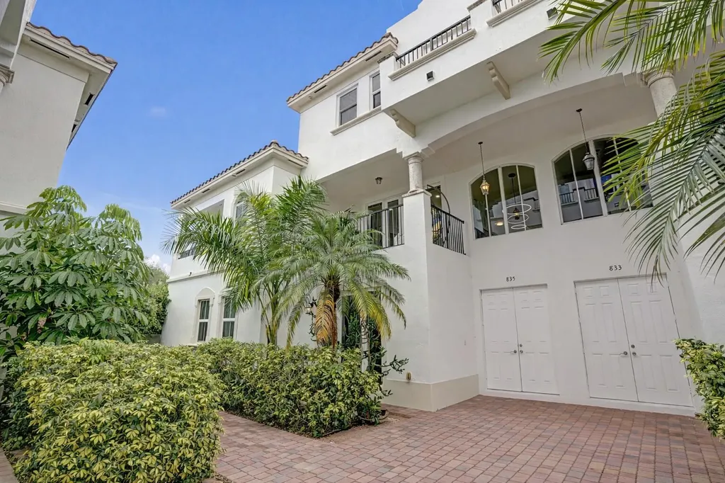 835 NE 16th Terrace Fort Lauderdale FL 33304