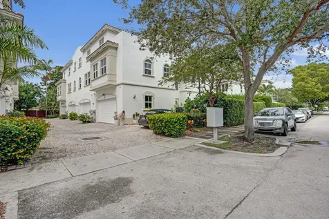 835 NE 16th Terrace Fort Lauderdale FL 33304