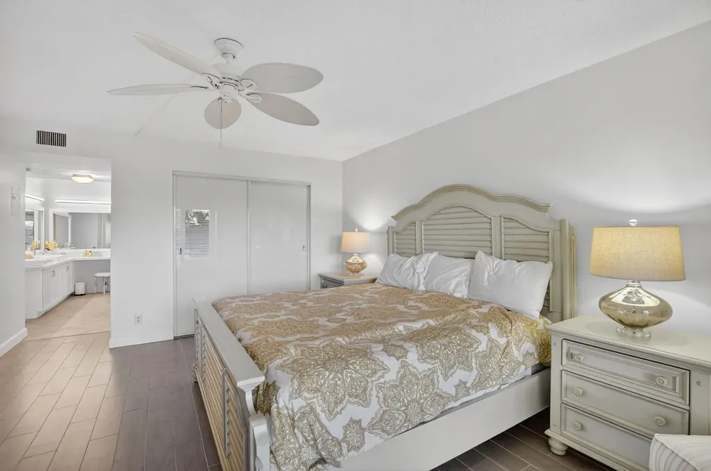 5851 Camino Del Sol Boca Raton FL 33433