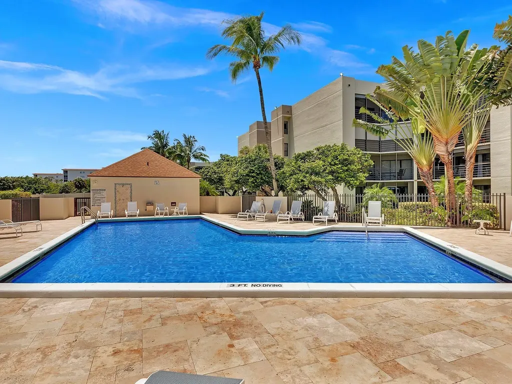 5851 Camino Del Sol Boca Raton FL 33433