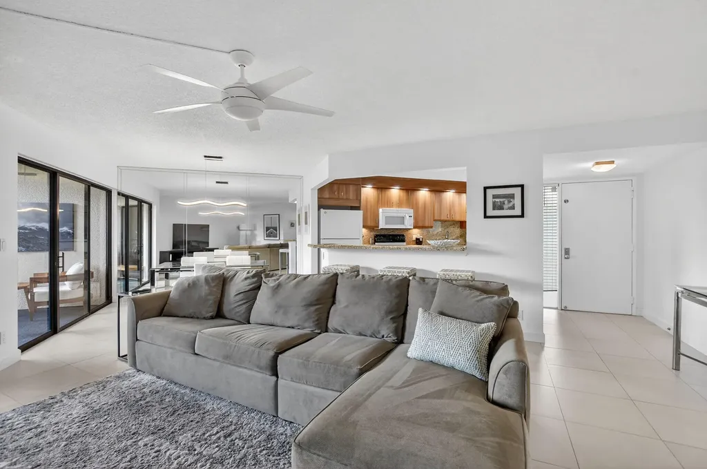 5851 Camino Del Sol Boca Raton FL 33433