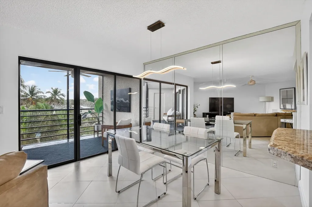 5851 Camino Del Sol Boca Raton FL 33433