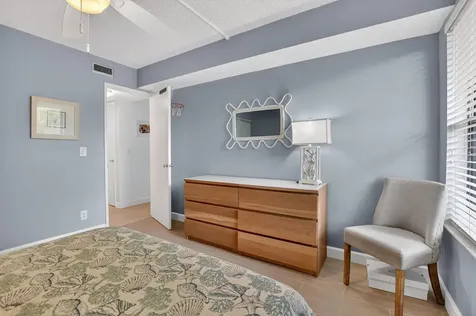 5851 Camino Del Sol Boca Raton FL 33433