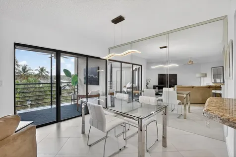 5851 Camino Del Sol Boca Raton FL 33433