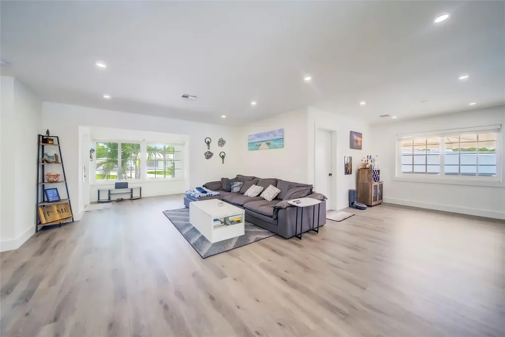 250 NE 27th Court Boca Raton FL 33431