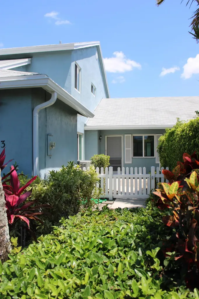 3883 Island Club Circle W Lake Worth Beach FL 33462