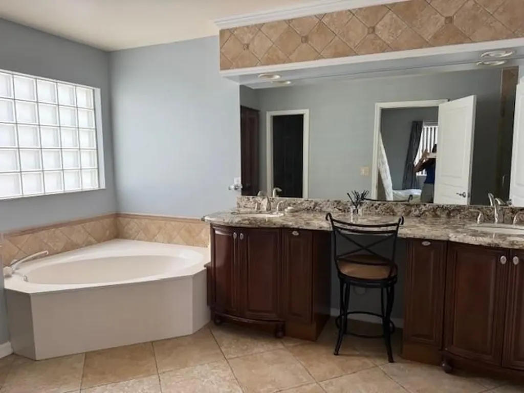 5861 N Plum Bay Parkway Tamarac FL 33321
