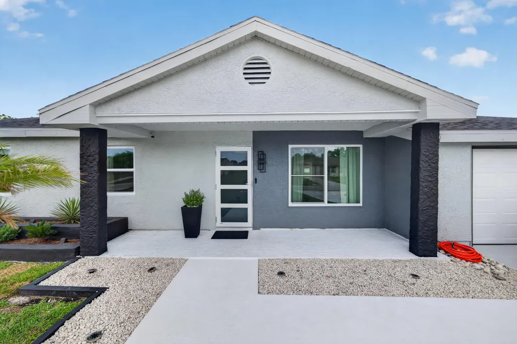 264 SW Cherryhill Road Port St Lucie FL 34953
