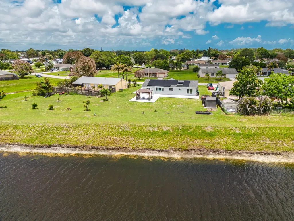 264 SW Cherryhill Road Port St Lucie FL 34953