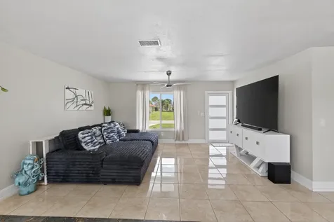 264 SW Cherryhill Road Port St Lucie FL 34953