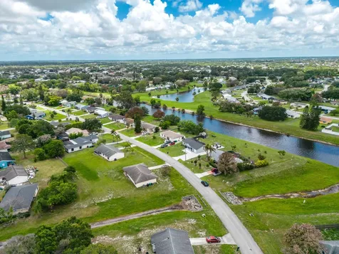 264 SW Cherryhill Road Port St Lucie FL 34953