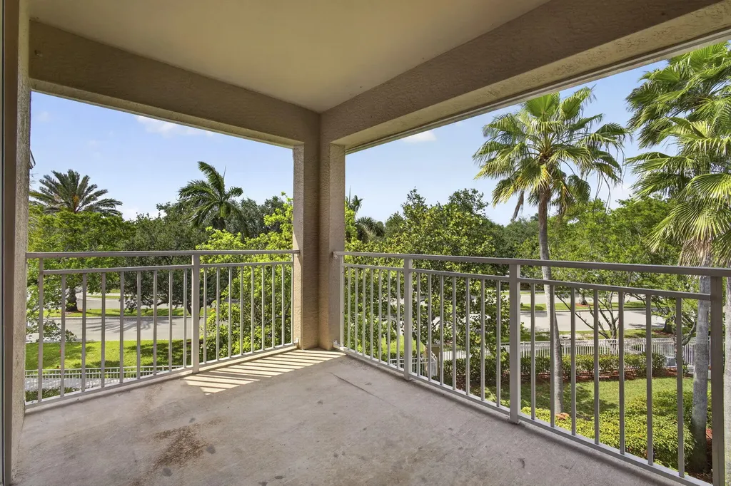 6510 Emerald Dunes Drive West Palm Beach FL 33411