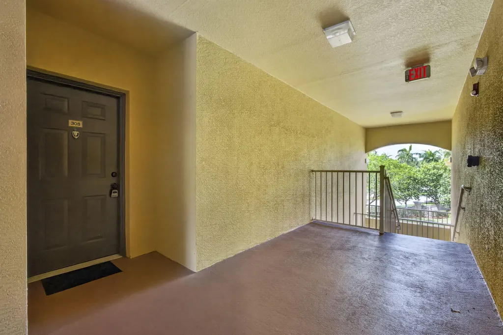 6510 Emerald Dunes Drive West Palm Beach FL 33411