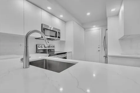 6000 N Ocean Lauderdale By The Sea FL 33308