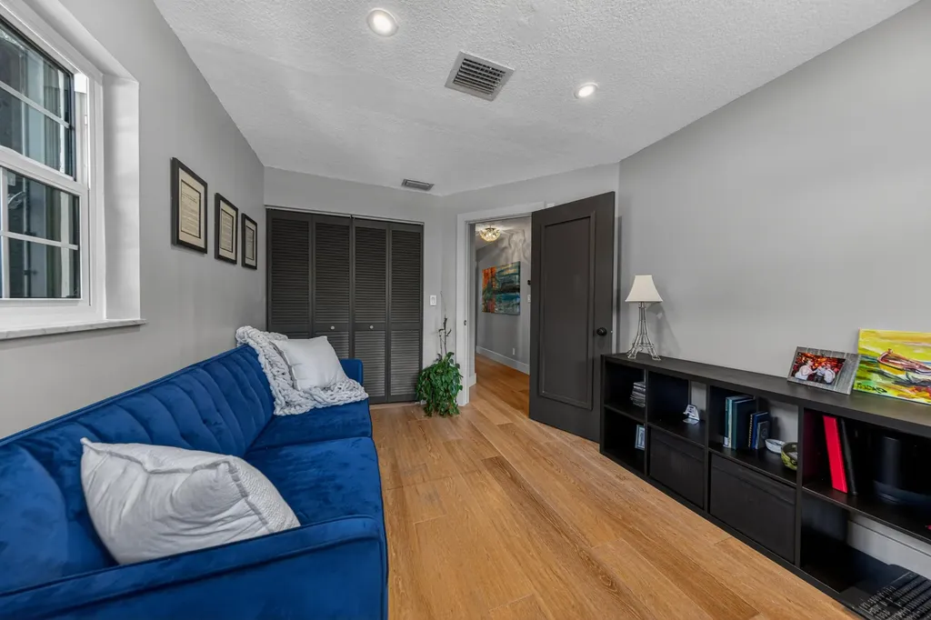 200 NE 17th Court Fort Lauderdale FL 33305