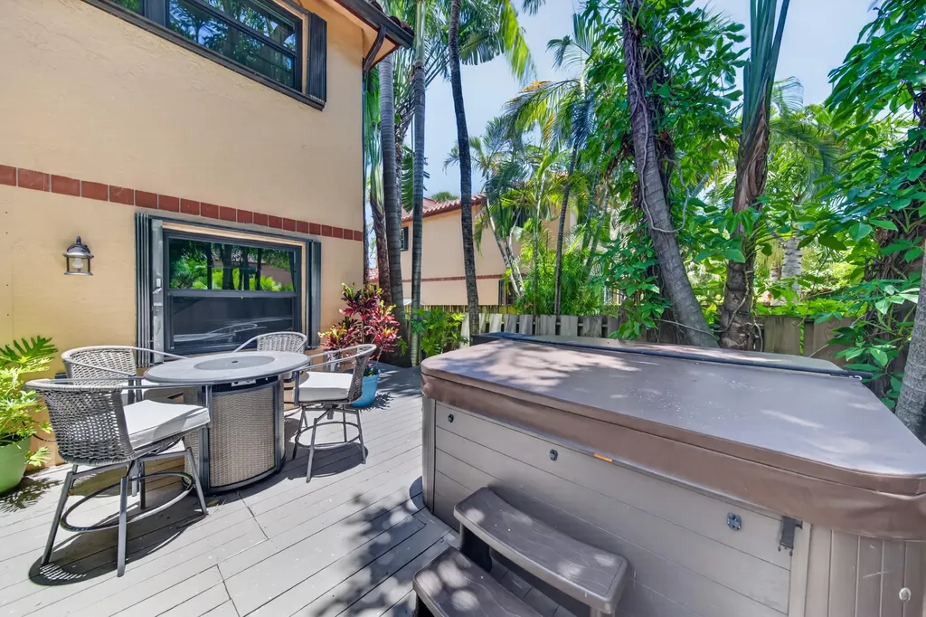 200 NE 17th Court Fort Lauderdale FL 33305