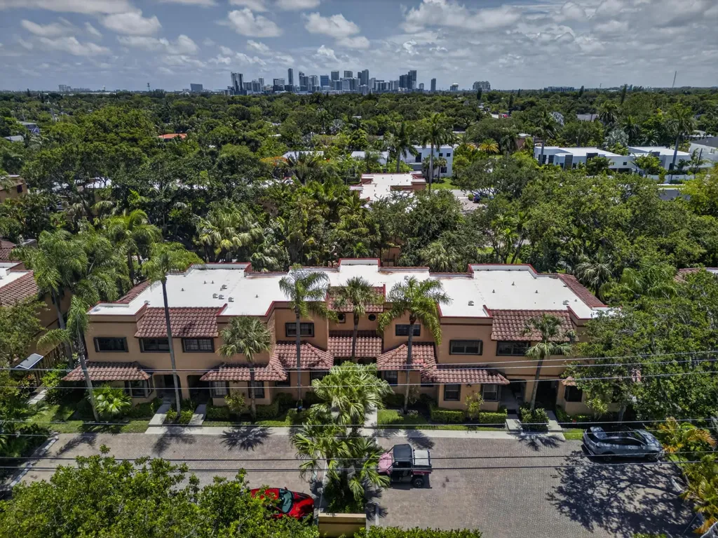 200 NE 17th Court Fort Lauderdale FL 33305