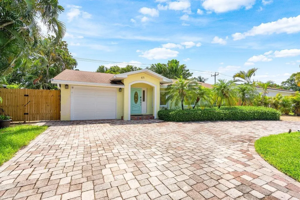 671 Lindell Delray Beach FL 33444